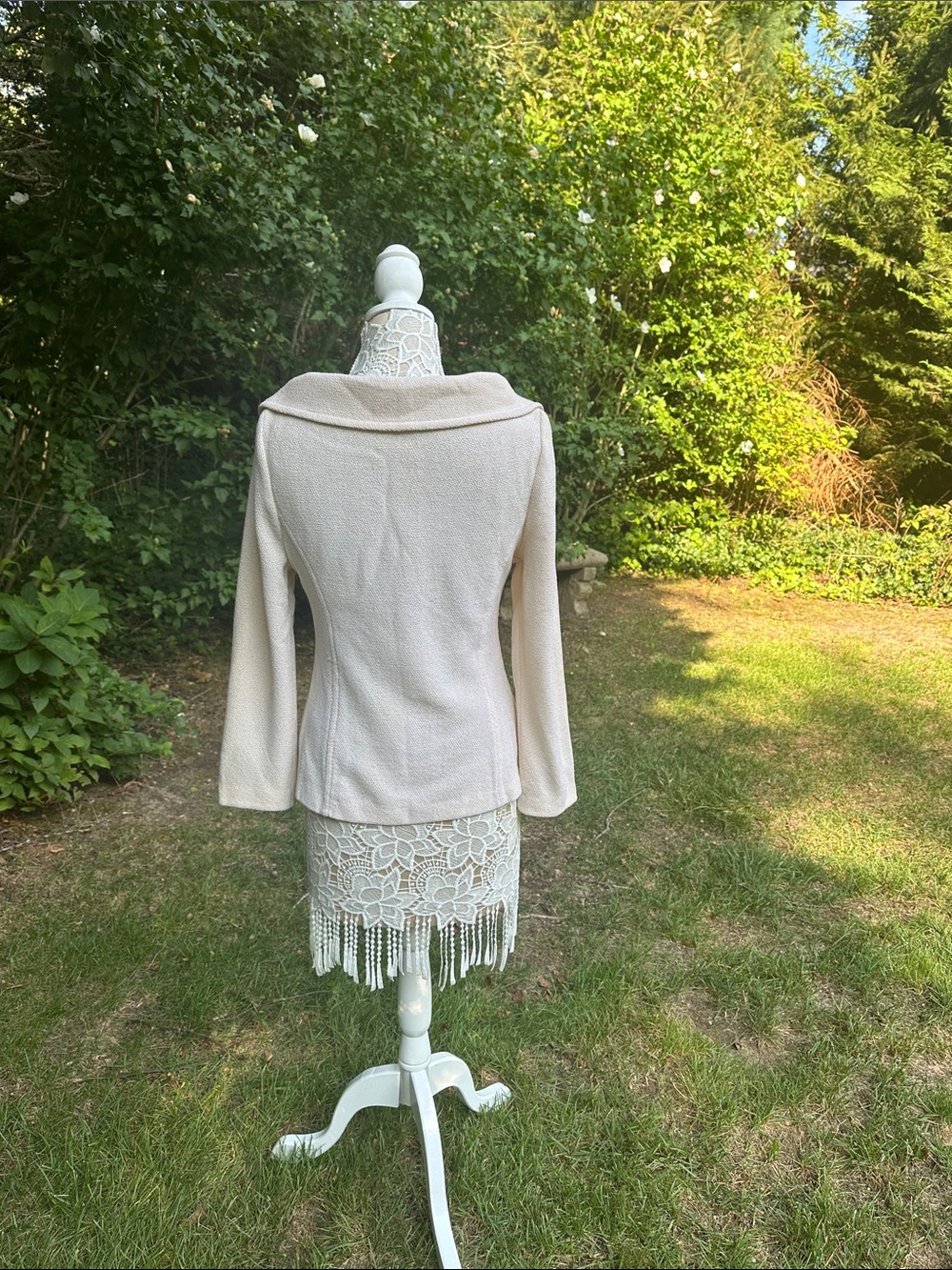 St. John Collection Cream Textured Button Front Jacket - Picture 2 of 7